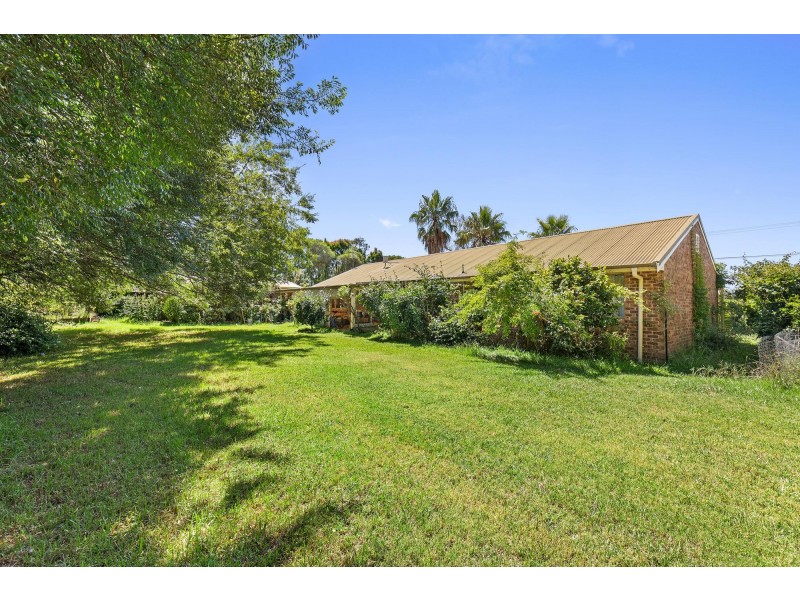 24 Glenduart Grove, Moruya NSW 2537
