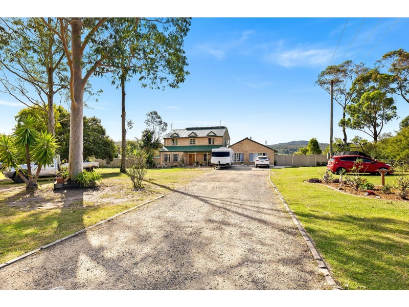 11 Glenduart Grove, Moruya NSW 2537