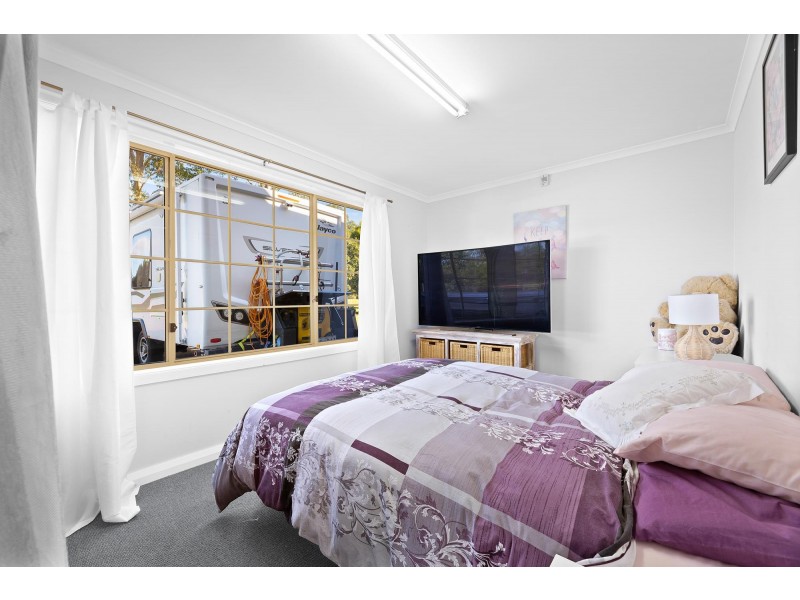 11 Glenduart Grove, Moruya NSW 2537