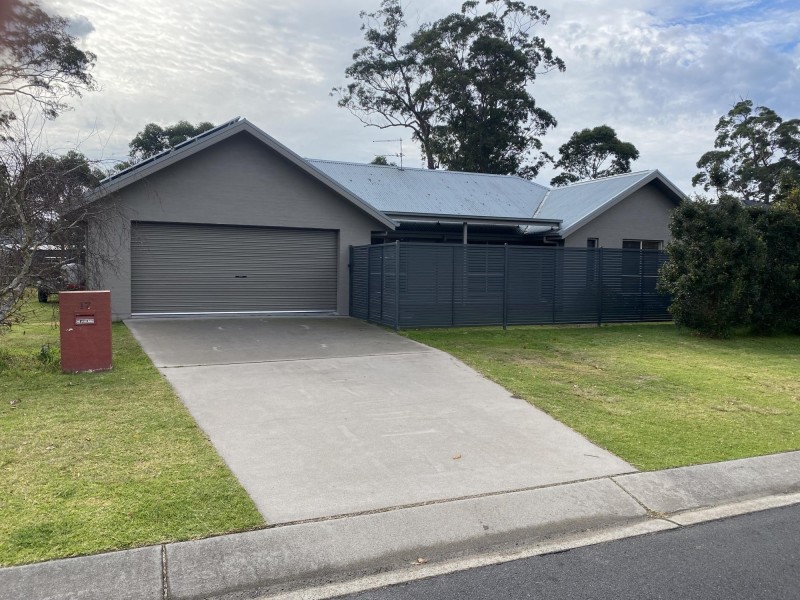17 Woolabar Drive, Broulee NSW 2537