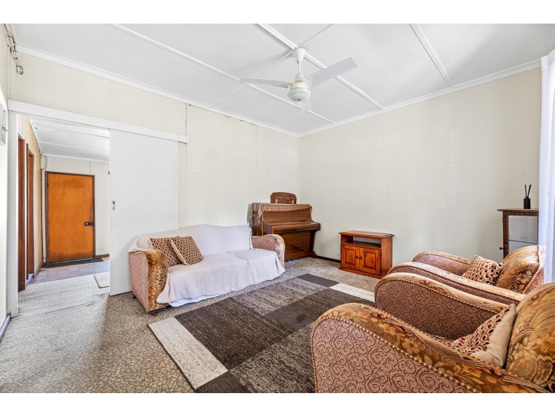11 Shore Street, Moruya NSW 2537
