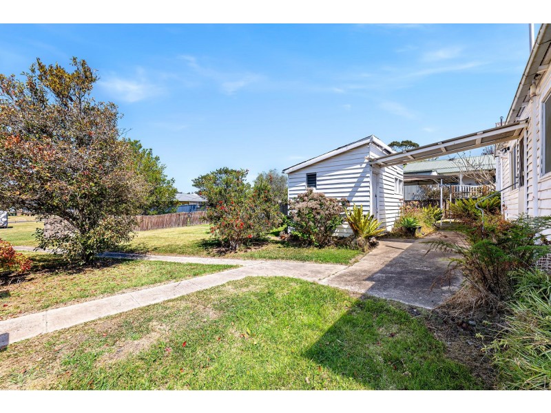 11 Shore Street, Moruya NSW 2537