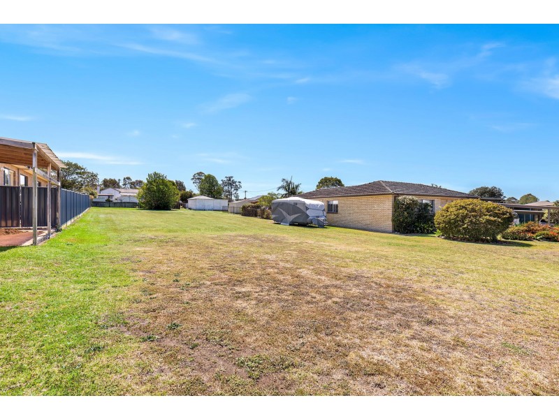 11 Shore Street, Moruya NSW 2537