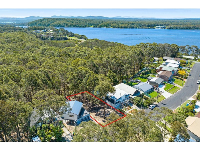 19 Hazel Road, Moruya Heads NSW 2537