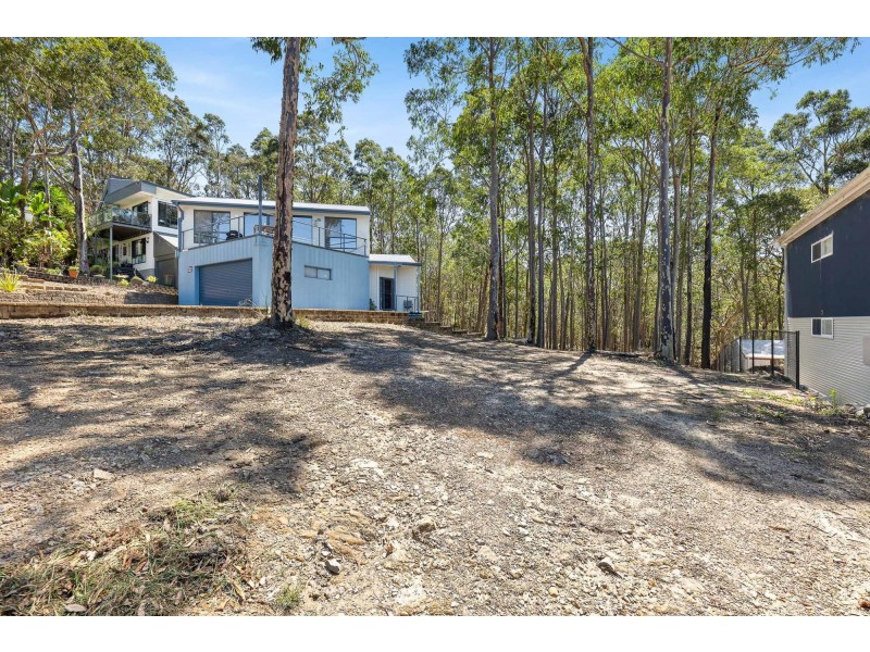 19 Hazel Road, Moruya Heads NSW 2537