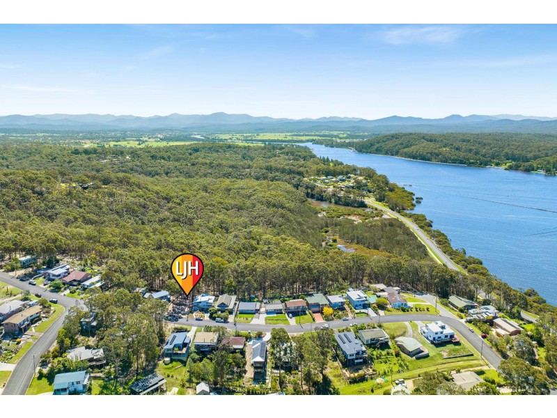 19 Hazel Road, Moruya Heads NSW 2537