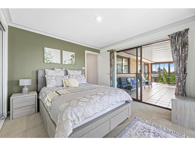 16 Hazel Road, Moruya Heads NSW 2537
