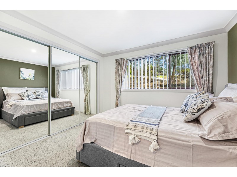 16 Hazel Road, Moruya Heads NSW 2537