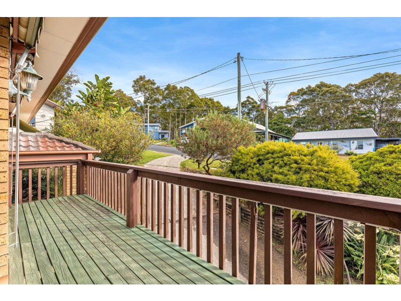 16 Hazel Road, Moruya Heads NSW 2537