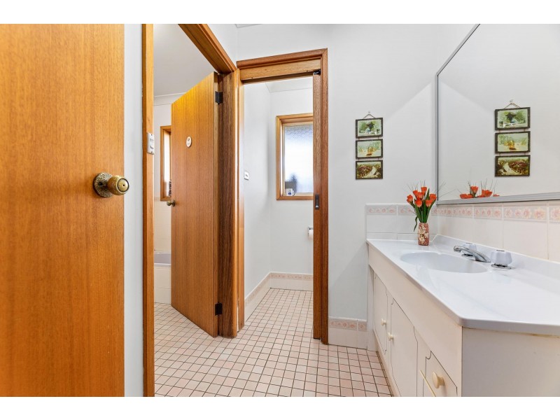 3 Craig Mostyn Place, Moruya NSW 2537