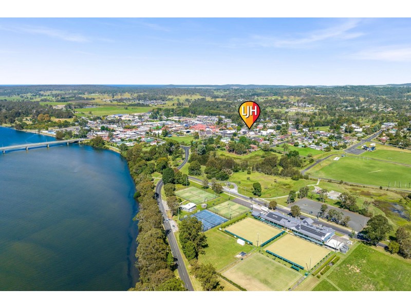 10 Page Street, Moruya NSW 2537