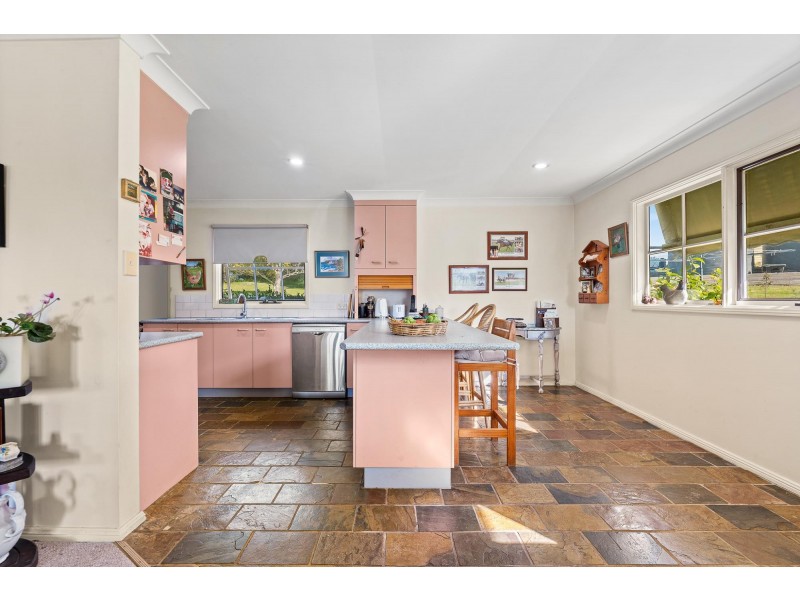 56 Mountain View Road, Moruya NSW 2537