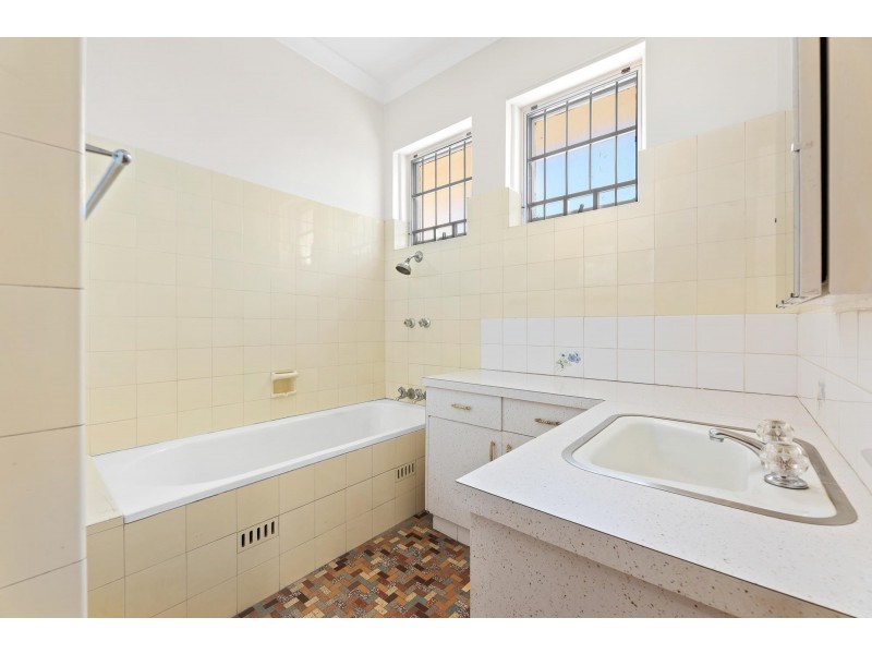 61 Vulcan Street, Moruya NSW 2537