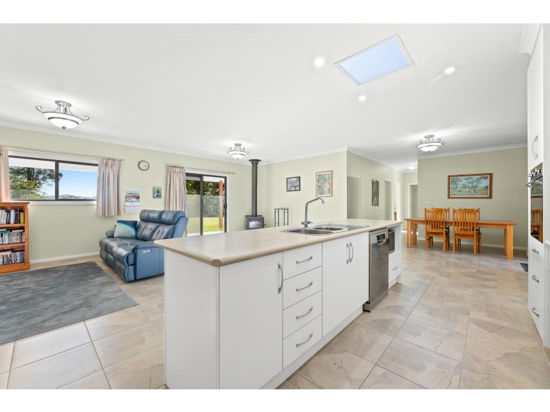 8 Brindabella Street, Bergalia NSW 2537