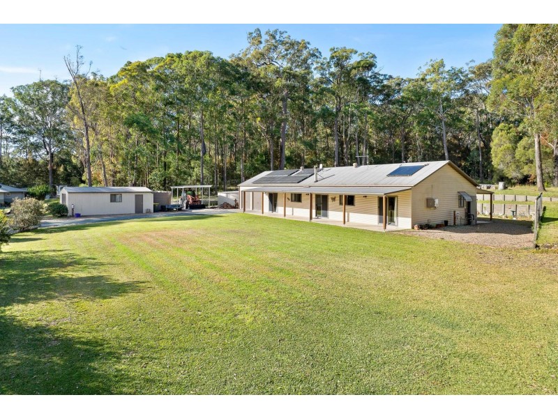 8 Brindabella Street, Bergalia NSW 2537