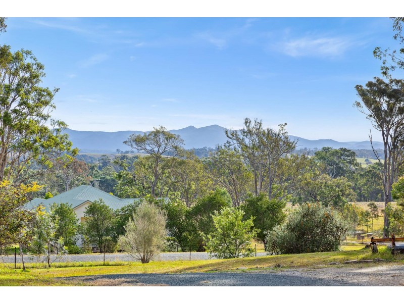 8 Brindabella Street, Bergalia NSW 2537