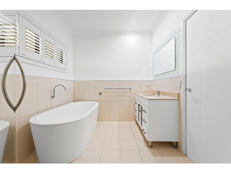 8 Brindabella Street, Bergalia NSW 2537