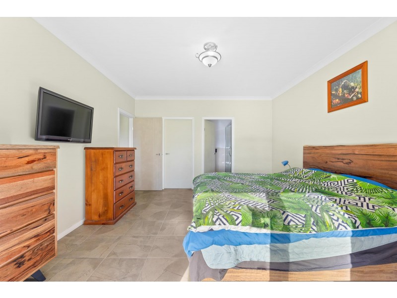 8 Brindabella Street, Bergalia NSW 2537