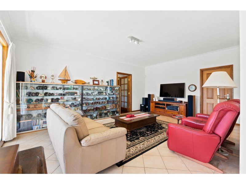 8 Mountain View Road, Moruya NSW 2537