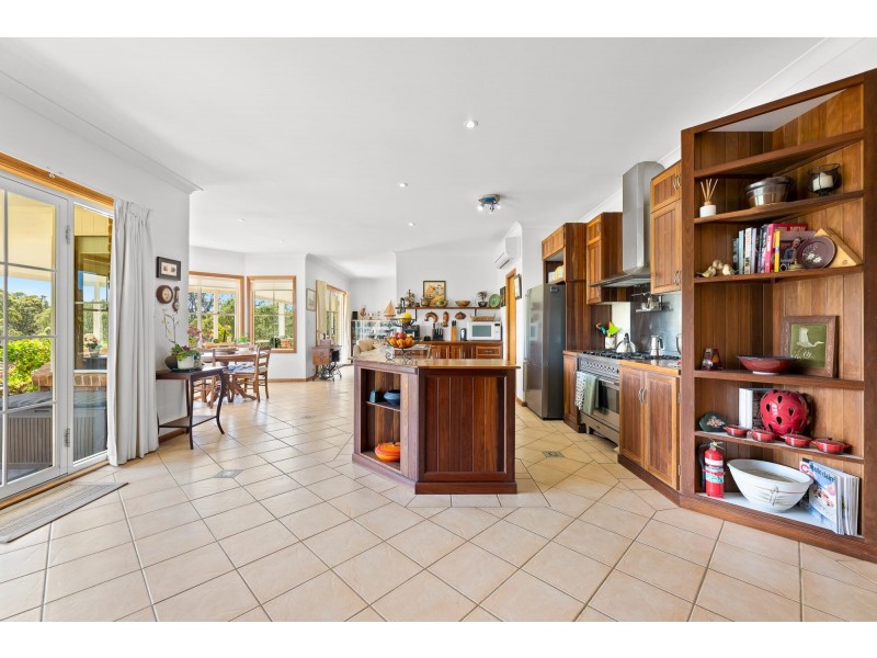 8 Mountain View Road, Moruya NSW 2537
