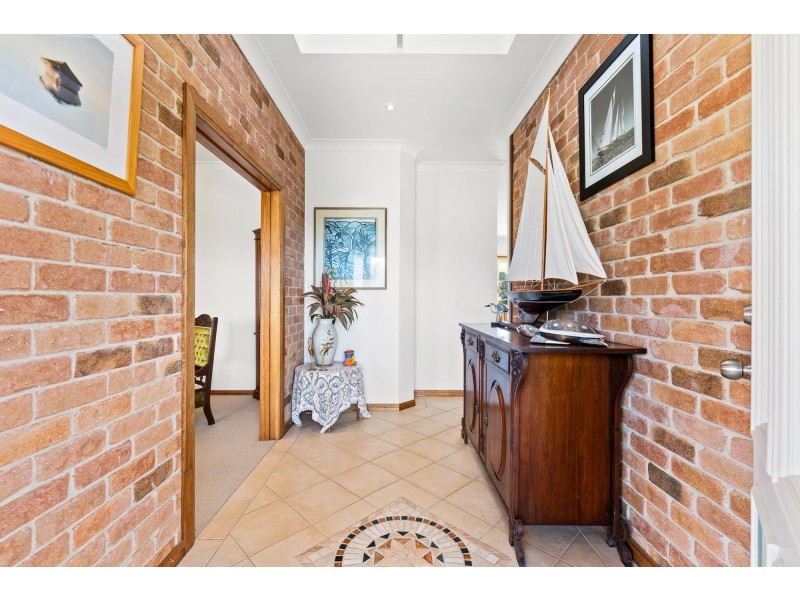 8 Mountain View Road, Moruya NSW 2537