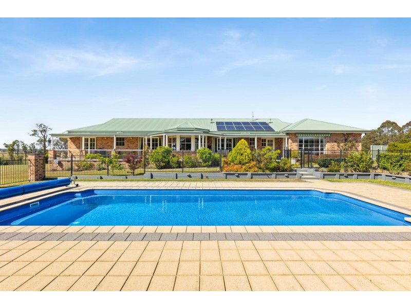 8 Mountain View Road, Moruya NSW 2537