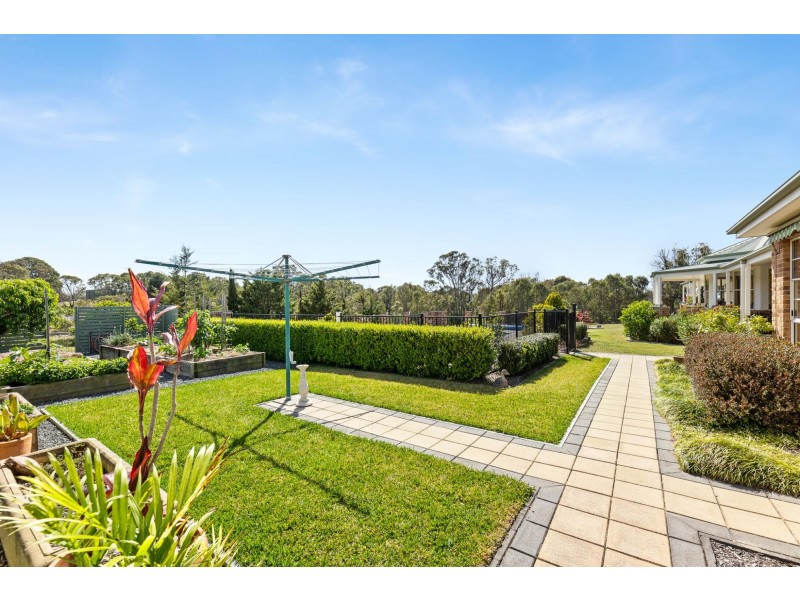 8 Mountain View Road, Moruya NSW 2537