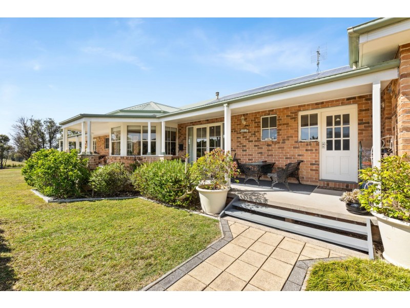 8 Mountain View Road, Moruya NSW 2537