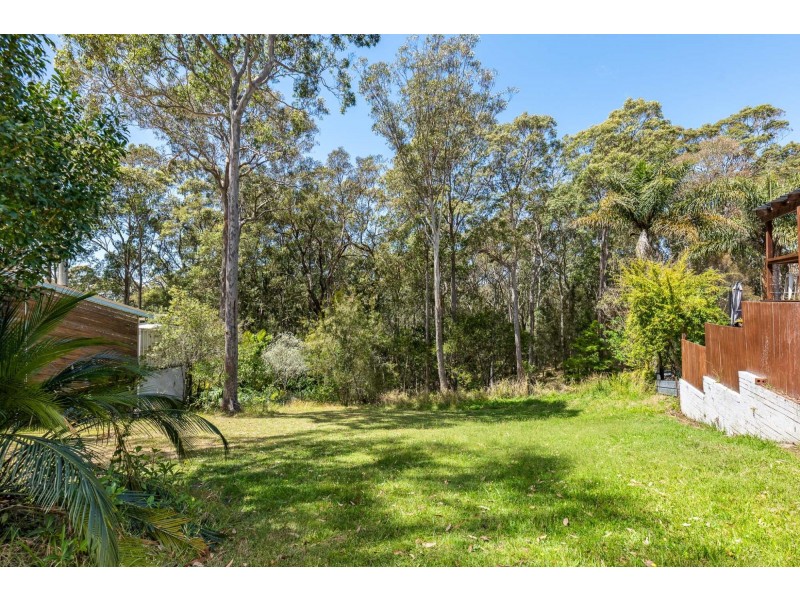 16 Crest Crescent, Moruya Heads NSW 2537