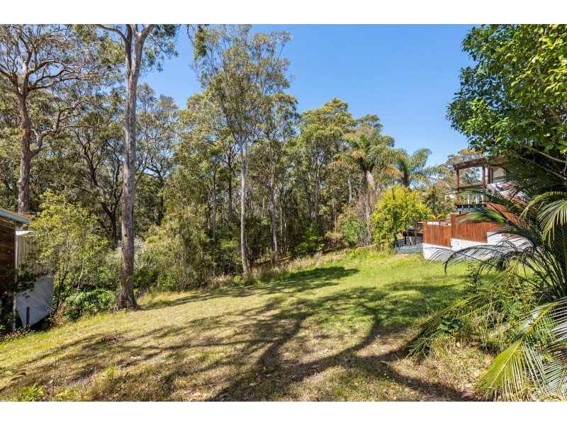 16 Crest Crescent, Moruya Heads NSW 2537