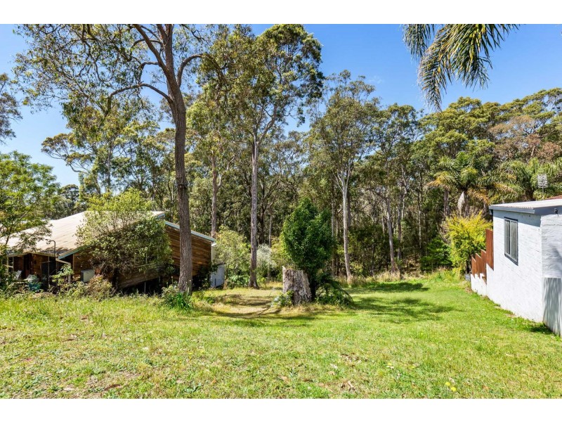 16 Crest Crescent, Moruya Heads NSW 2537