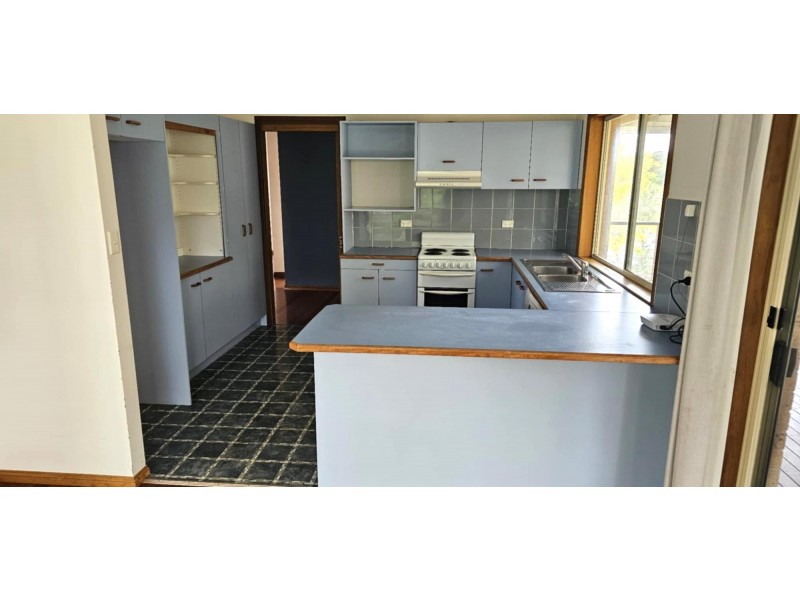 33 Dell Parade, Moruya Heads NSW 2537