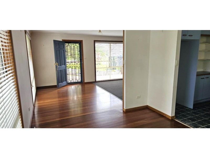 33 Dell Parade, Moruya Heads NSW 2537