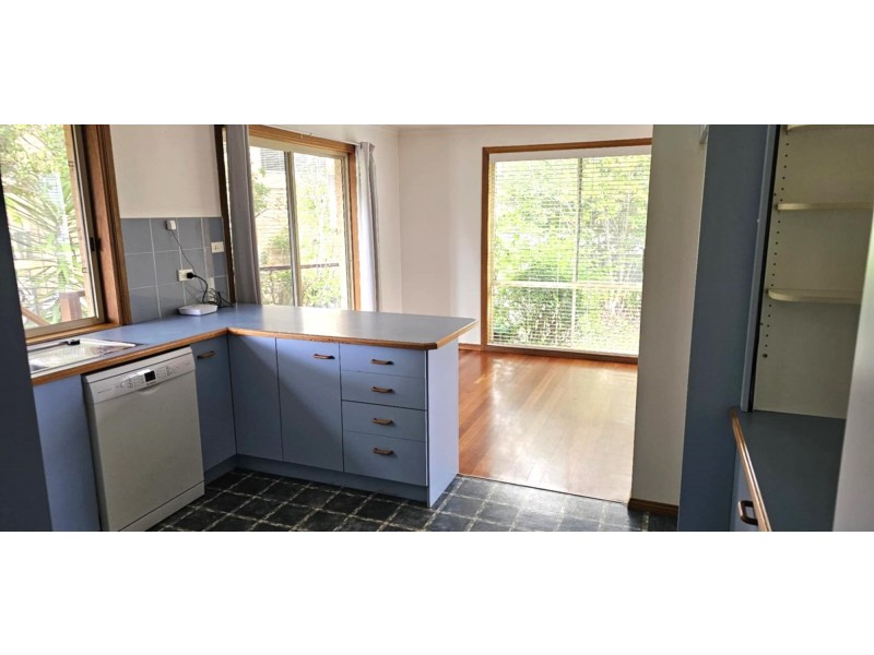 33 Dell Parade, Moruya Heads NSW 2537