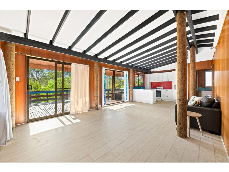 6 Crest Crescent, Moruya Heads NSW 2537