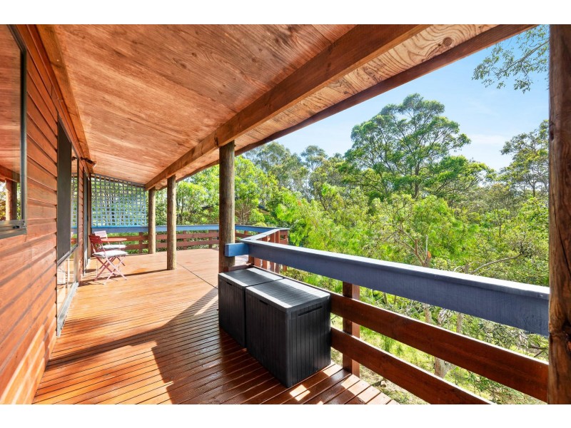 6 Crest Crescent, Moruya Heads NSW 2537