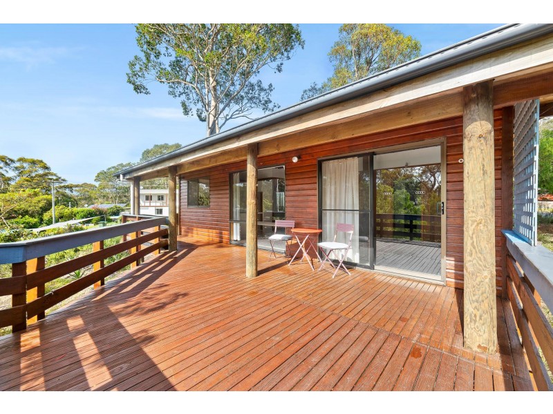 6 Crest Crescent, Moruya Heads NSW 2537