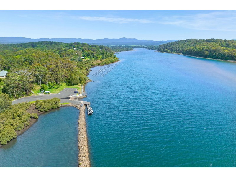 6 Crest Crescent, Moruya Heads NSW 2537
