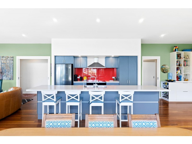 8 Hazel Road, Moruya Heads NSW 2537