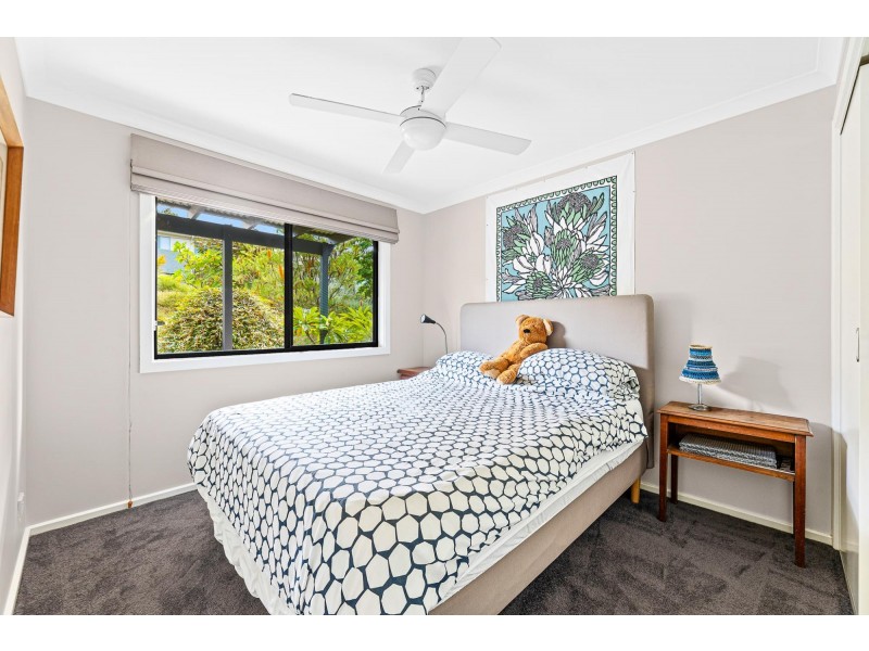 8 Hazel Road, Moruya Heads NSW 2537