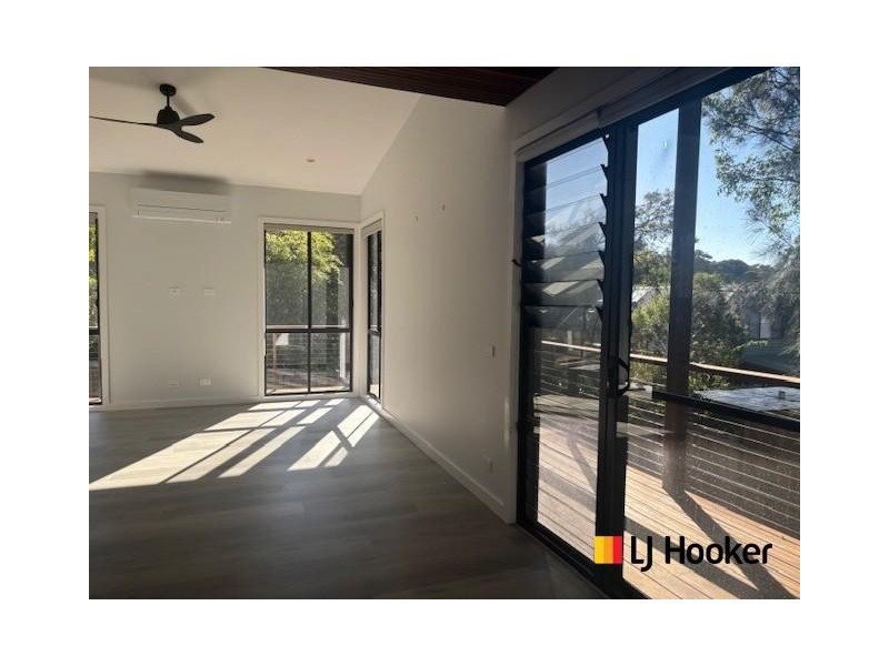 8 Point Parade, Congo NSW 2537