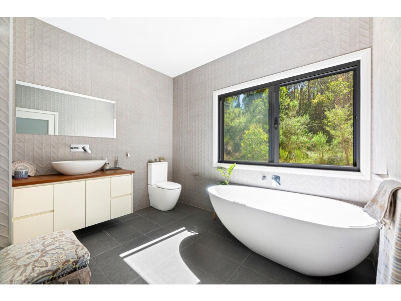 44 Narambi Close, Moruya NSW 2537