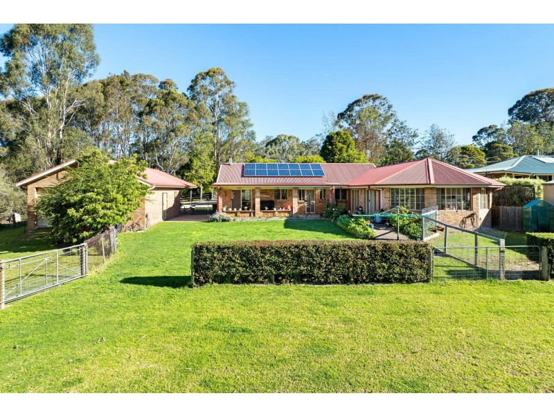 8 Albert Street, Moruya NSW 2537