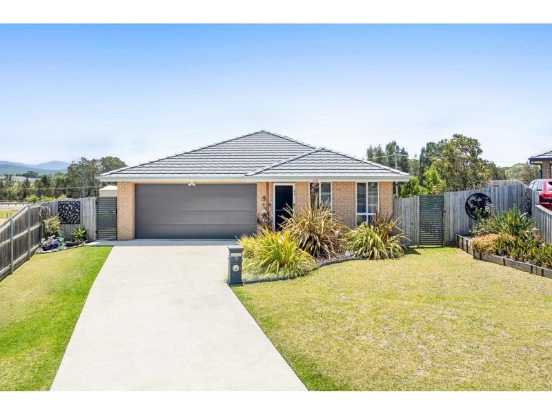 12 Dr King Close, Moruya NSW 2537