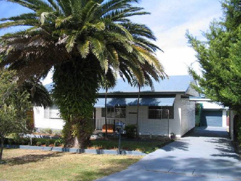 7 Shore Street, Moruya NSW 2537