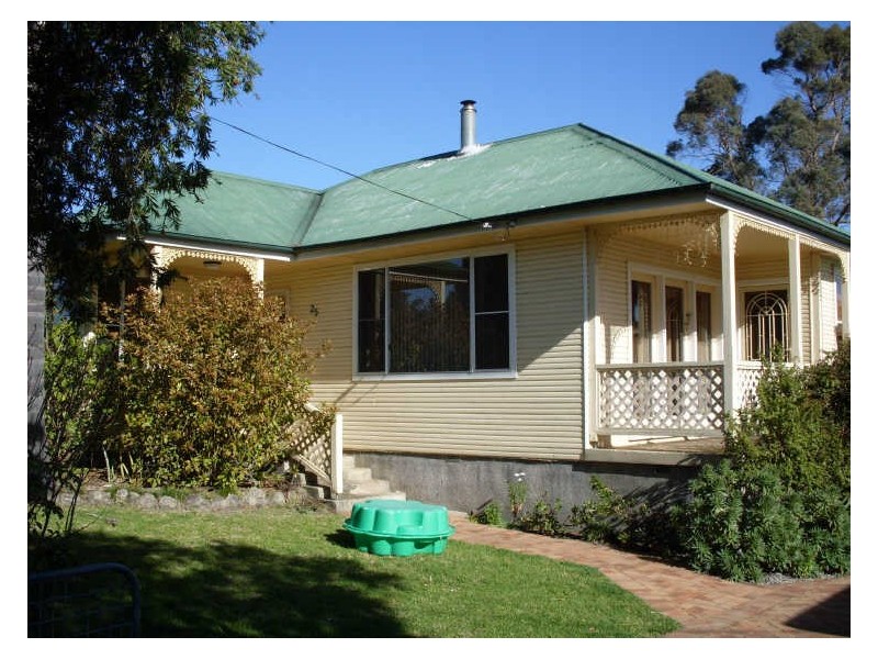 25 Evans Street, Moruya NSW 2537