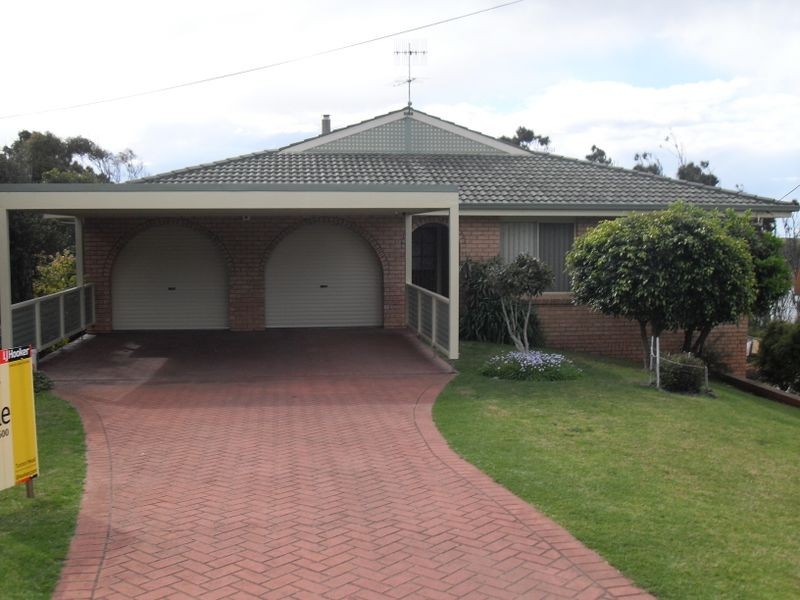 13 Chauvel Crescent, Tuross Head NSW 2537