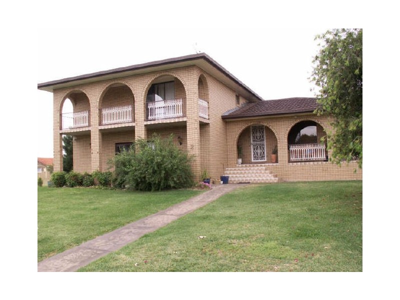 2 cummins Ave, Moree NSW 2400