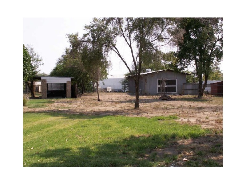 2 cummins Ave, Moree NSW 2400