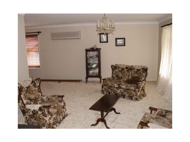 2 cummins Ave, Moree NSW 2400